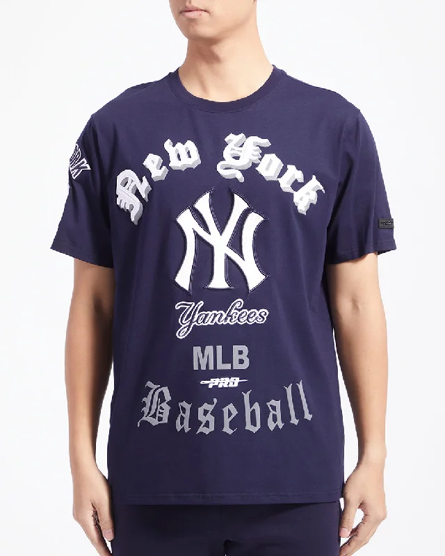 MLB NEW YORK YANKEES OLD ENGLISH MEN'S TOP (MIDNIGHT NAVY)