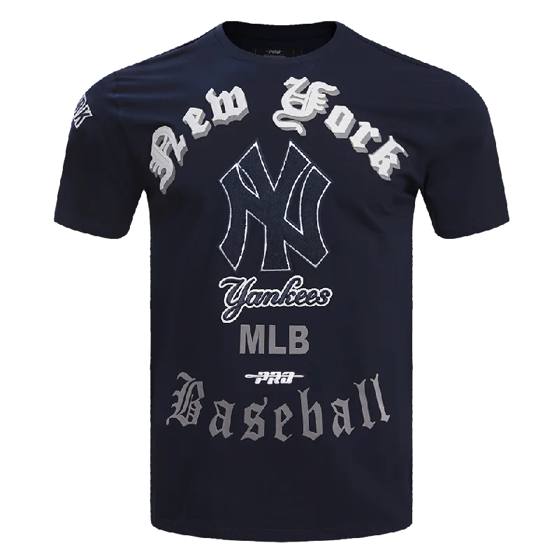 MLB NEW YORK YANKEES OLD ENGLISH MEN'S TOP (MIDNIGHT NAVY)